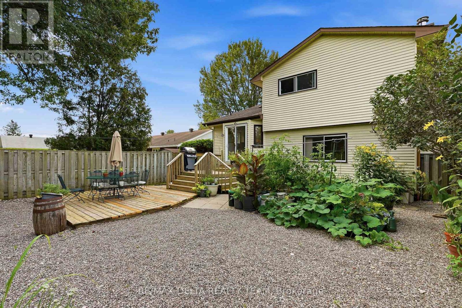 1587 Maxime Street Property Photo 34
