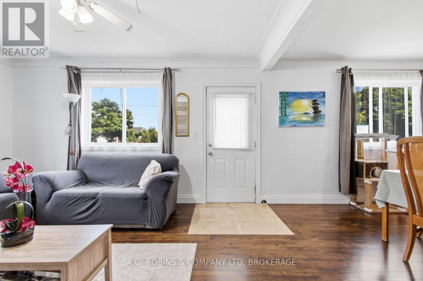 54 Clifford Avenue Property Photo 4