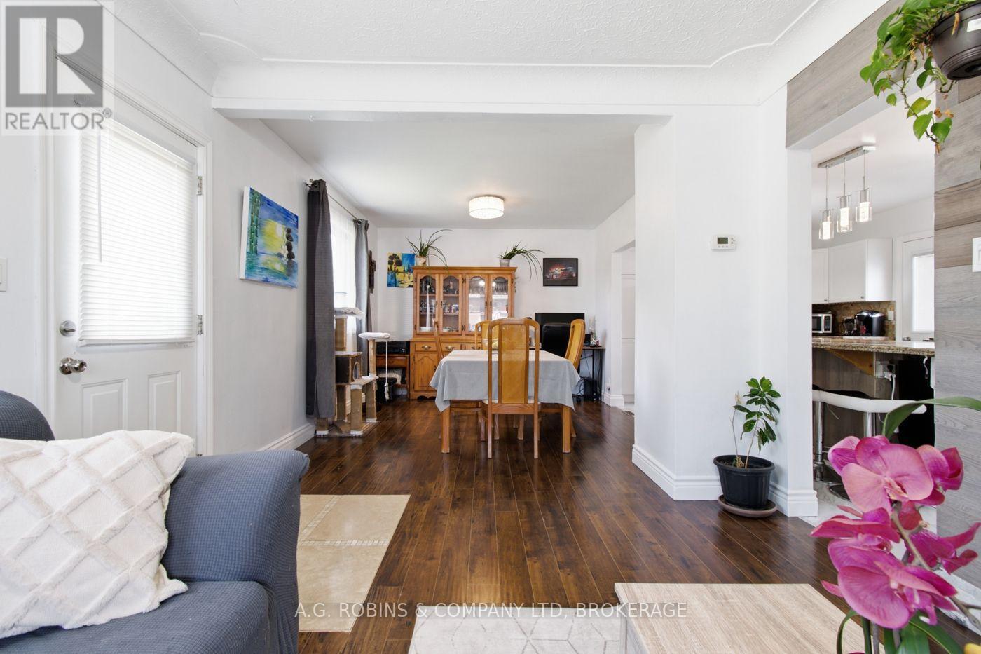54 Clifford Avenue Property Photo 8
