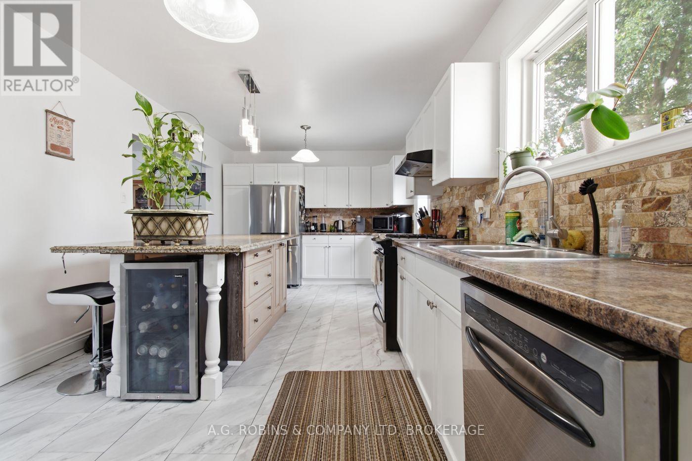54 Clifford Avenue Property Photo 19