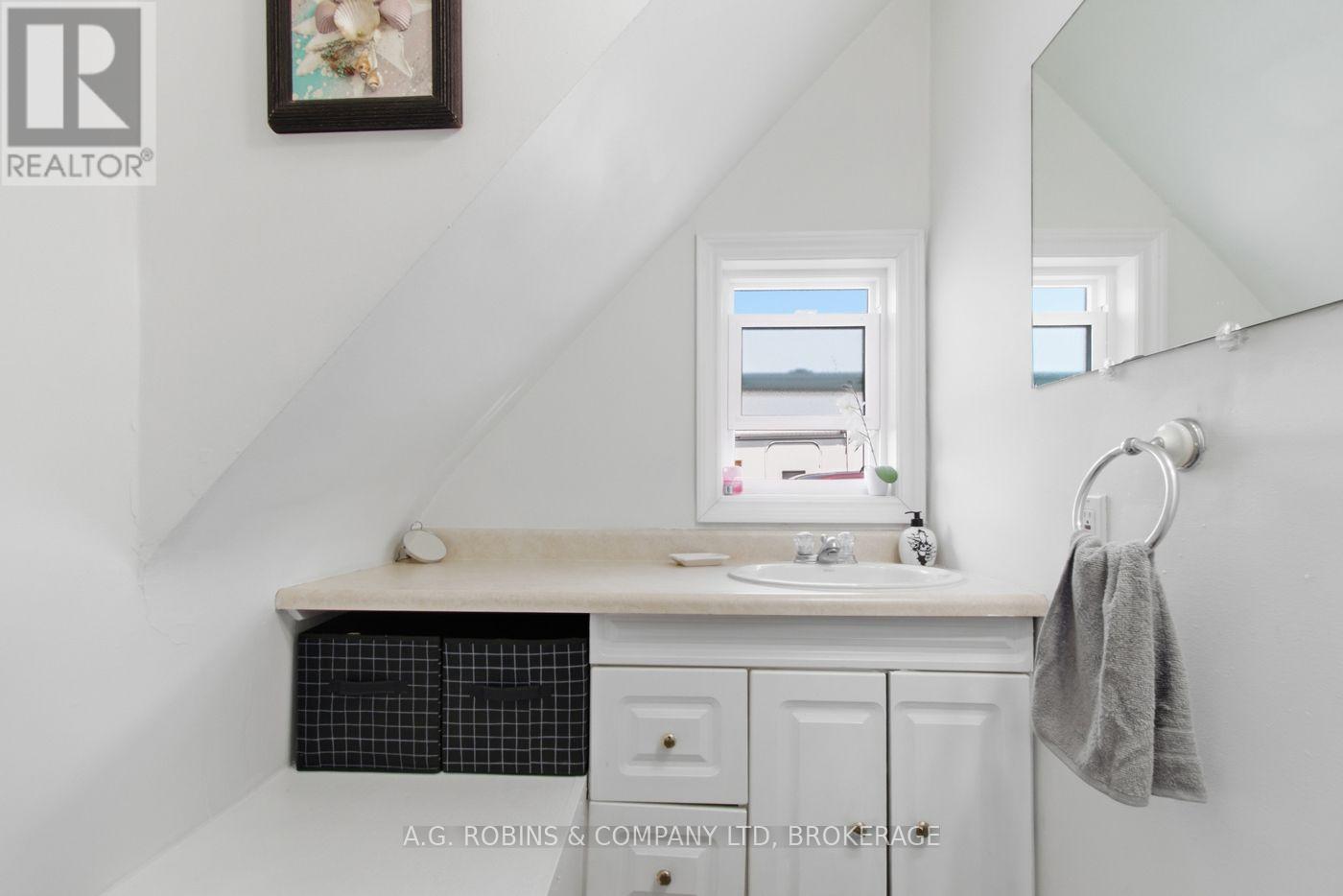 54 Clifford Avenue Property Photo 22
