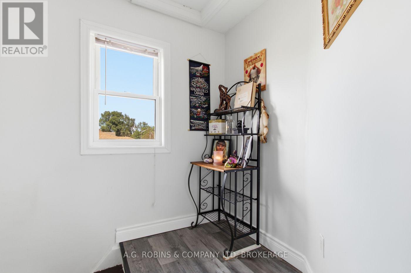 54 Clifford Avenue Property Photo 24