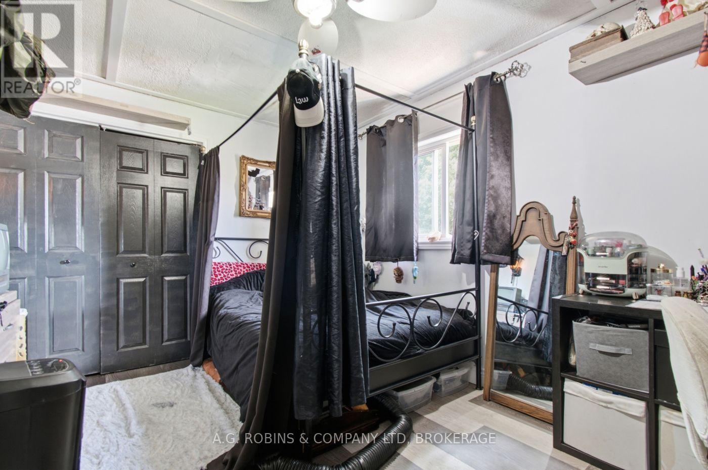 54 Clifford Avenue Property Photo 26