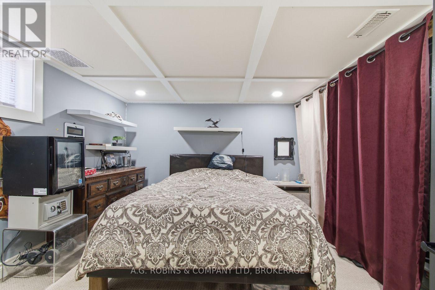 54 Clifford Avenue Property Photo 33