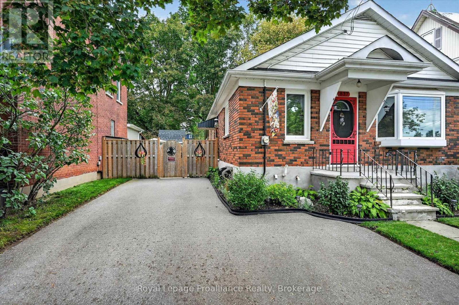 837 SHERBURNE STREET