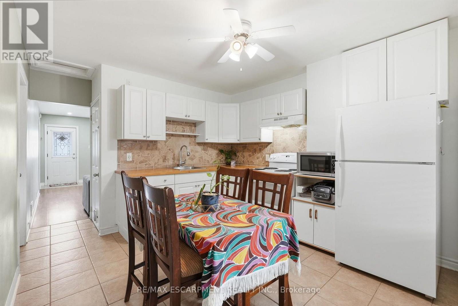 127 Park Row N Property Photo 6