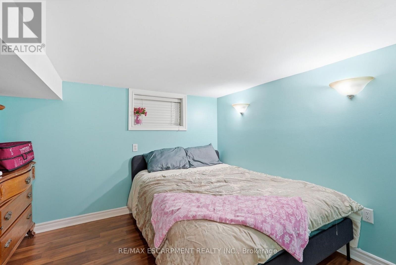 127 Park Row N Property Photo 21