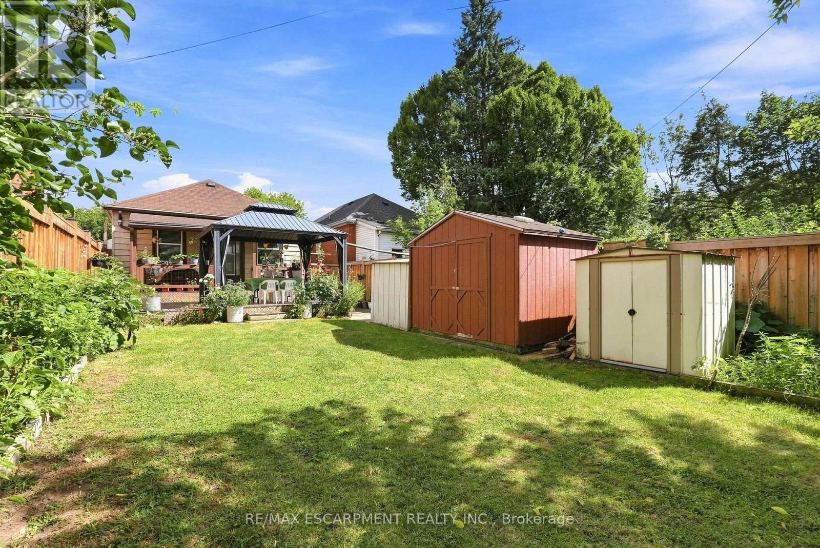 127 Park Row N Property Photo 29