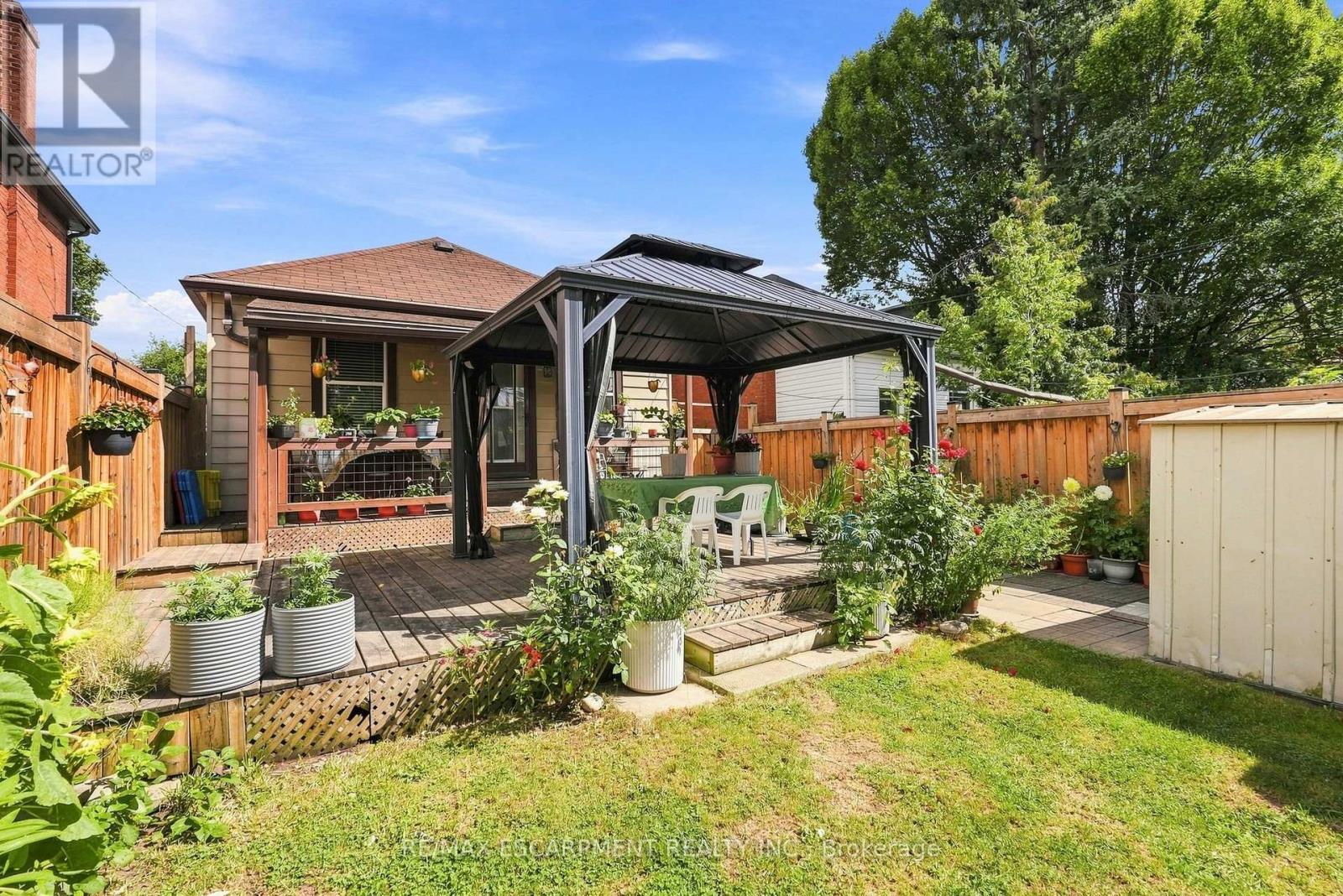 127 Park Row N Property Photo 30