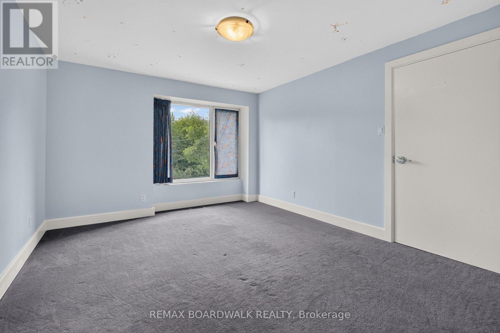 2437 Devine Road Property Photo 21