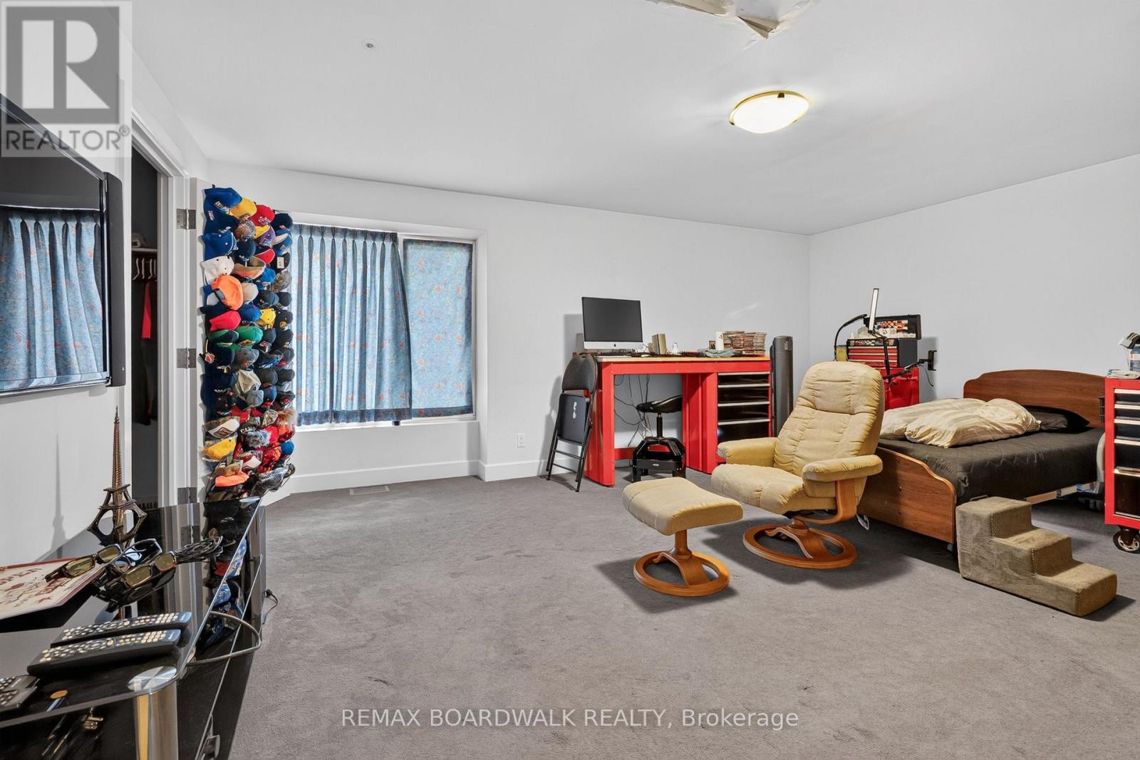 2437 Devine Road Property Photo 22