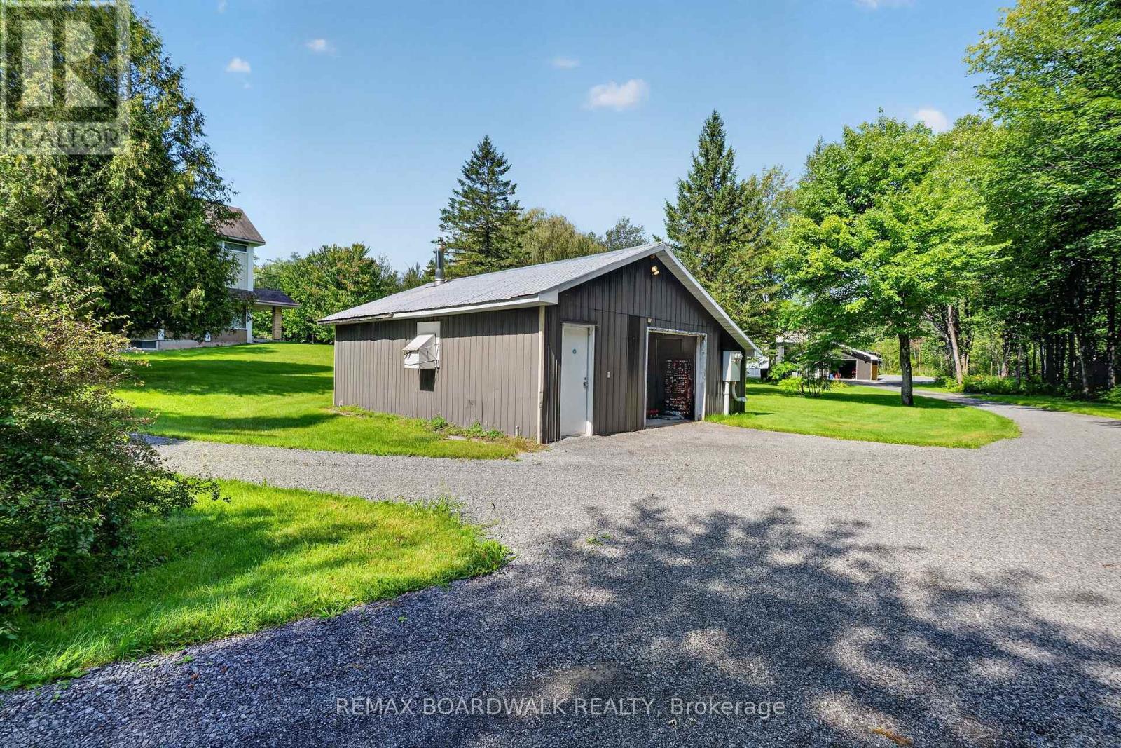 2437 Devine Road Property Photo 35