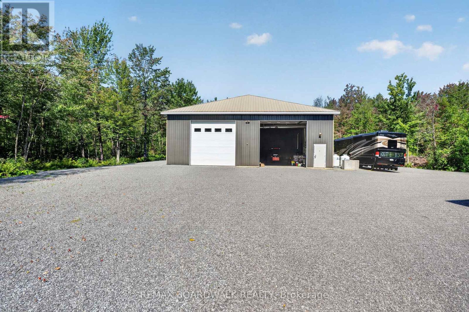 2437 Devine Road Property Photo 39