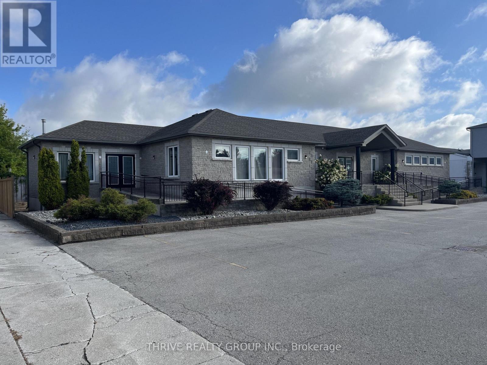 71 MAITLAND TERRACE Property Photo 1
