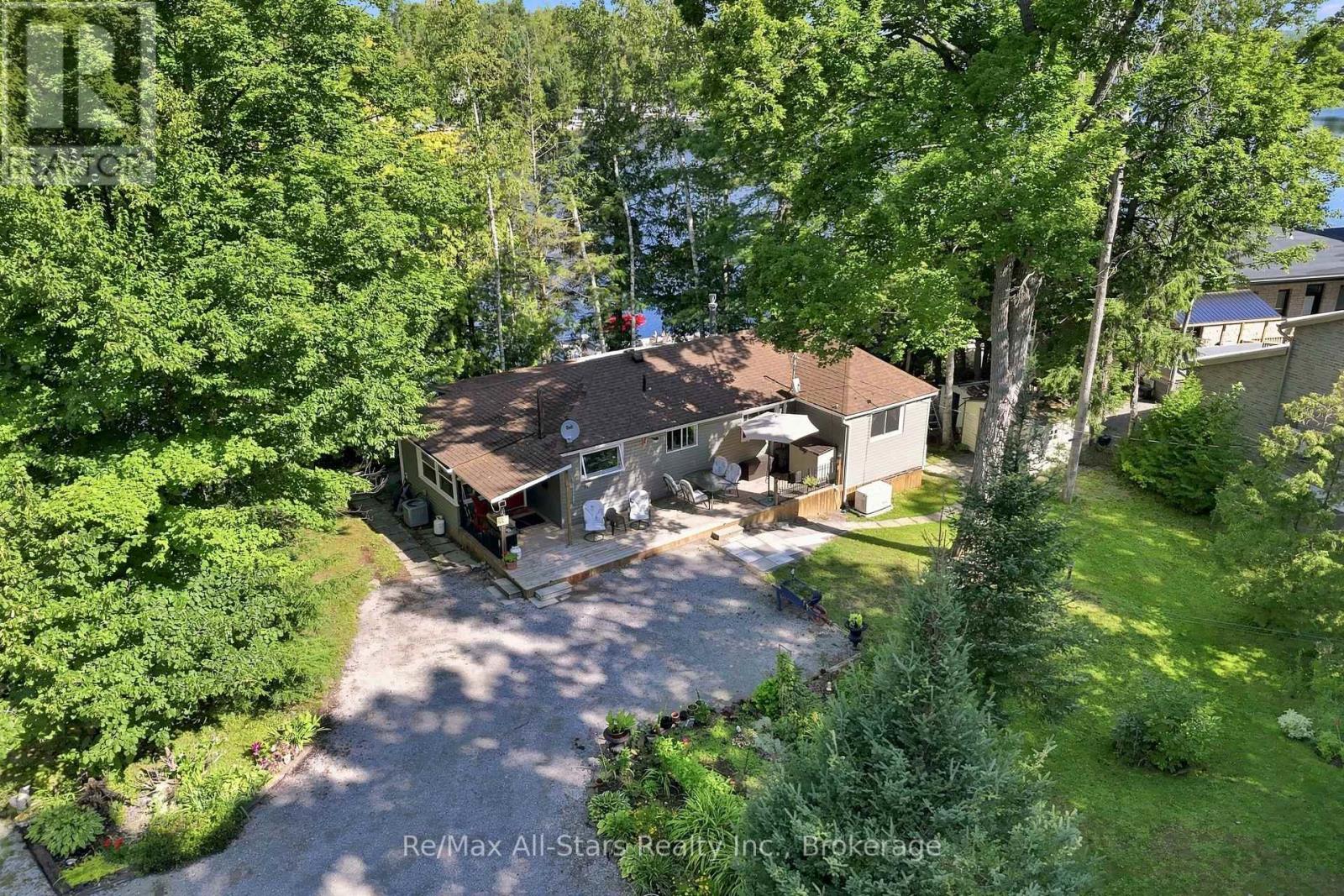 1561 Crystal Lake Property Photo 1
