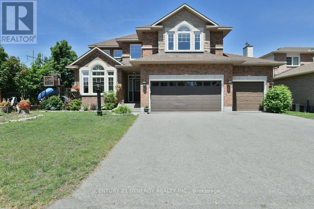 37 WINDFIELD CRESCENT