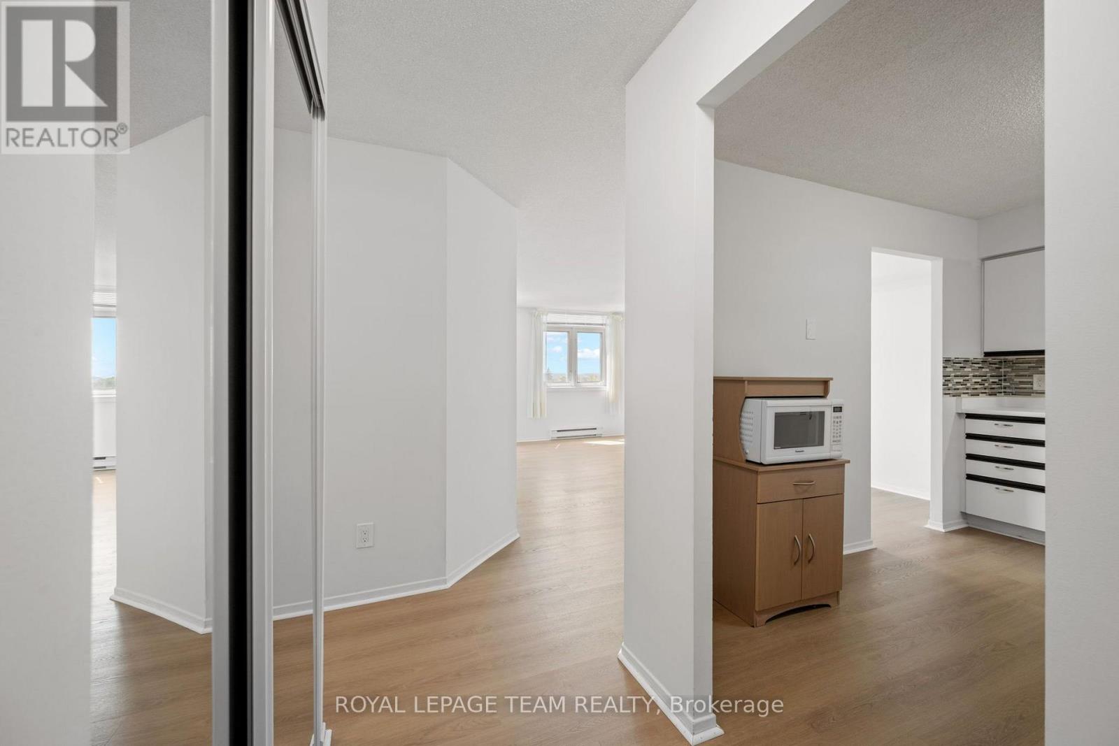 719 - 1025 Grenon Avenue Property Photo 3