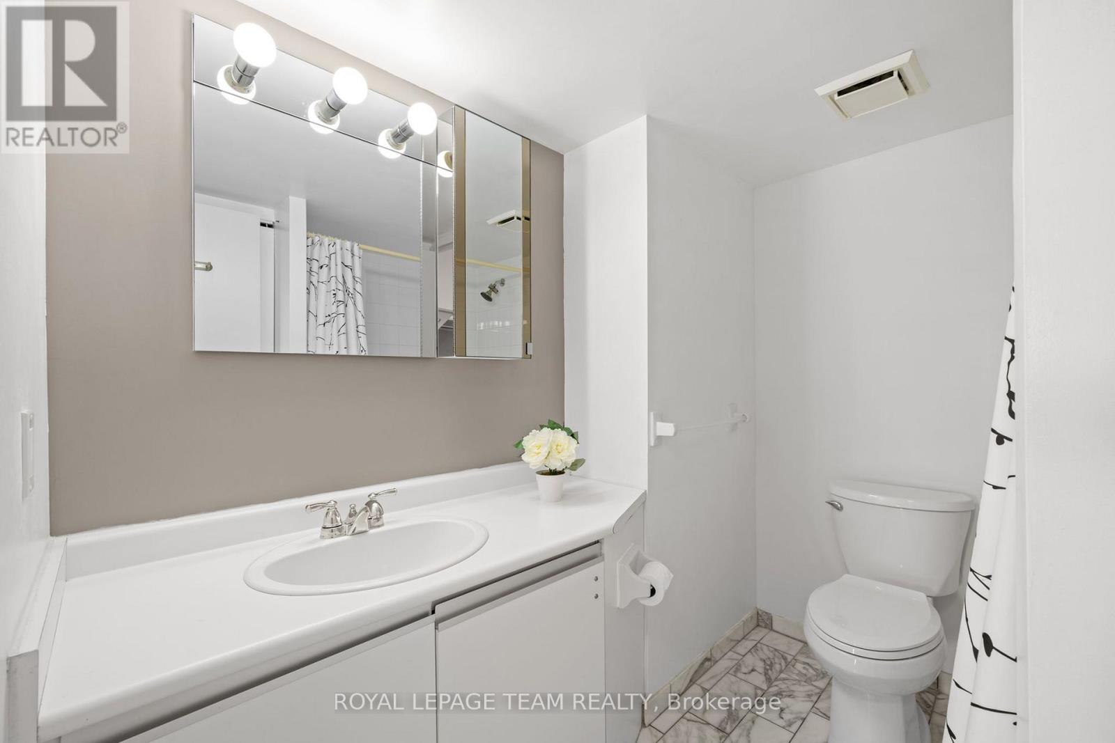719 - 1025 Grenon Avenue Property Photo 22