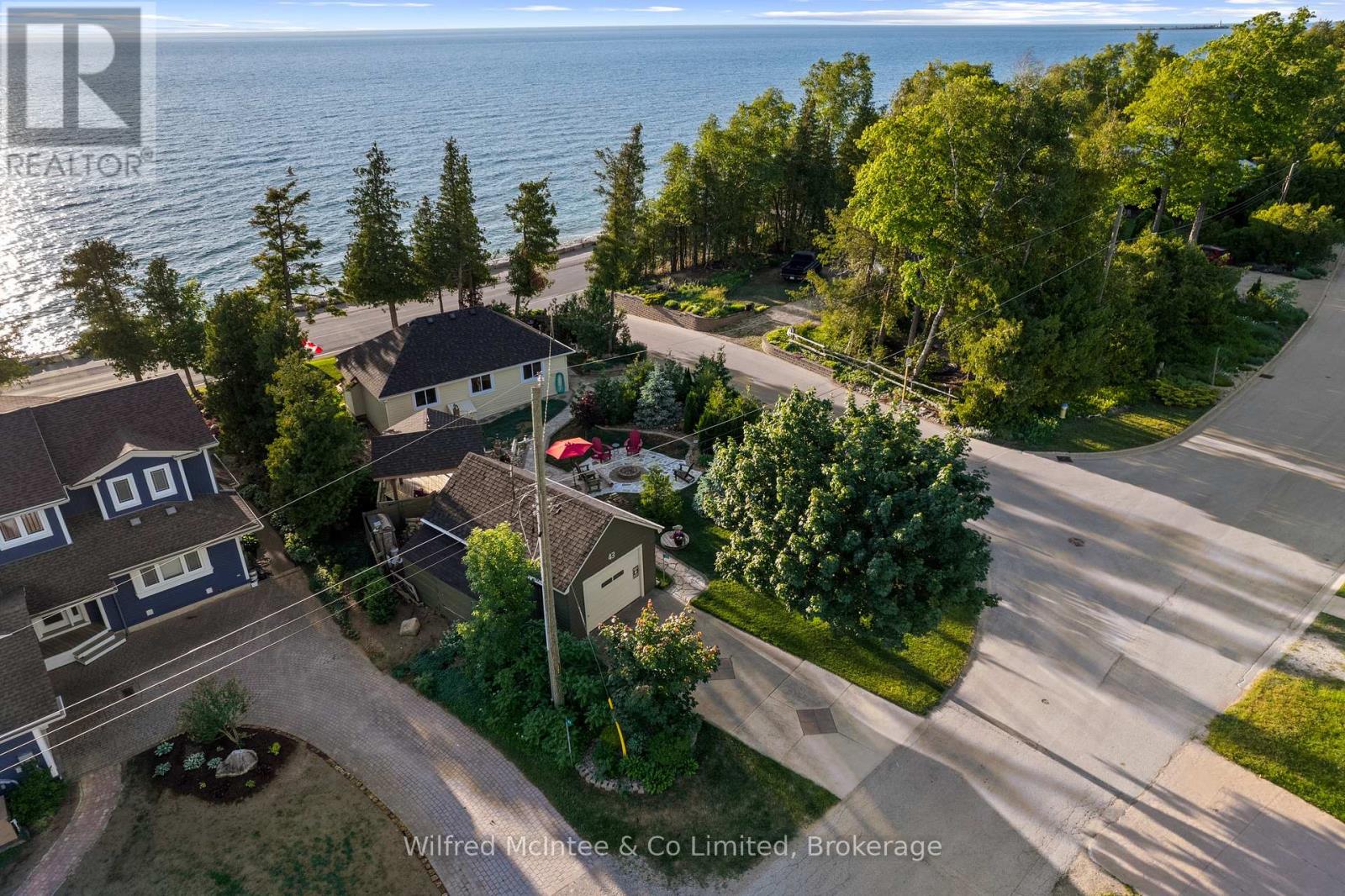 43 Fenton Drive Property Photo 1
