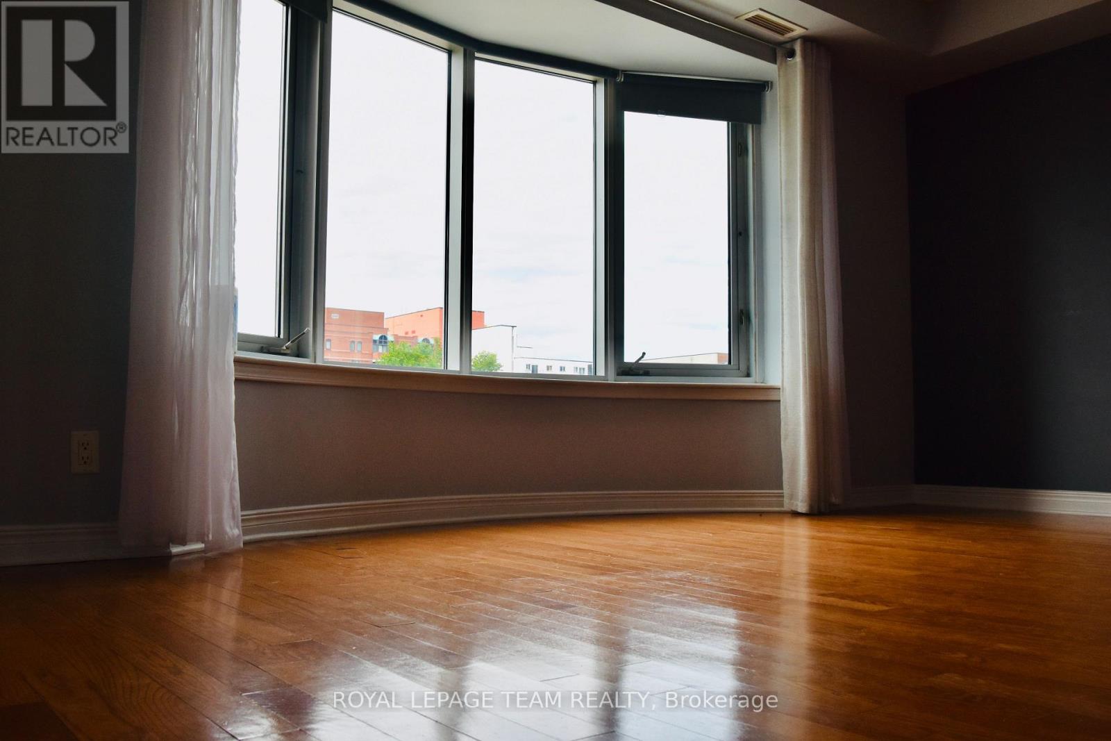 3e - 150 York Street Property Photo 5