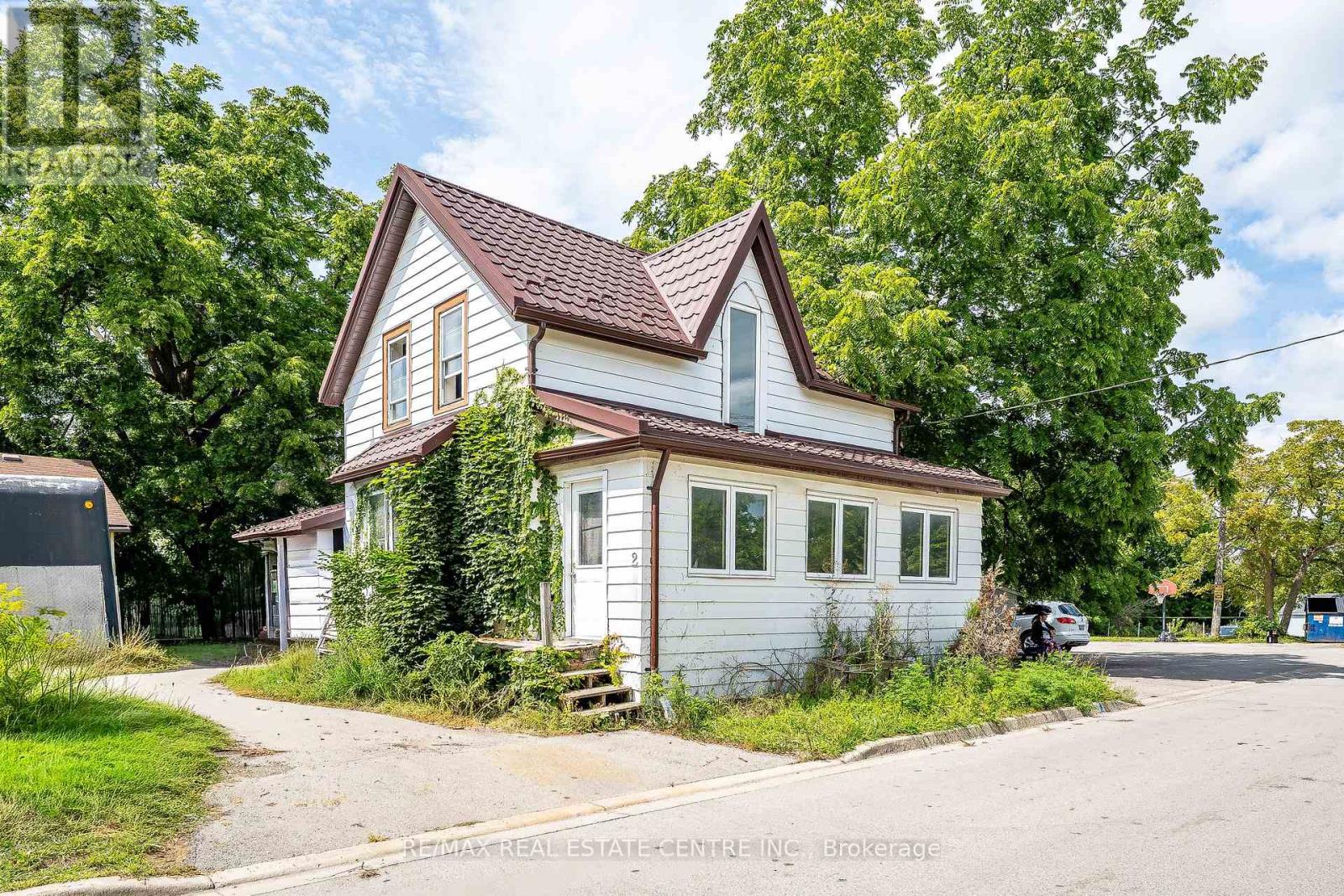 2 West Pearl Street Property Photo 1