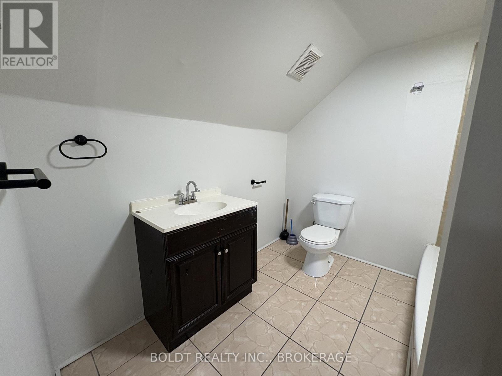 5145 Rice Crescent Property Photo 5