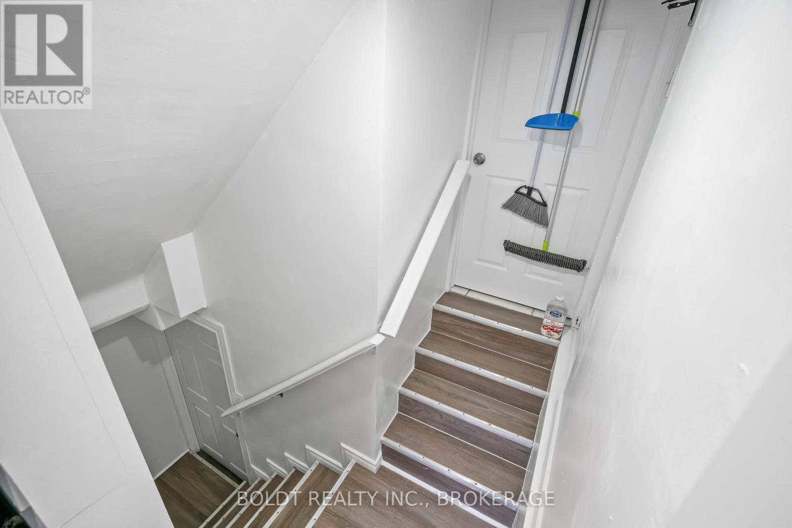 5145 Rice Crescent Property Photo 9
