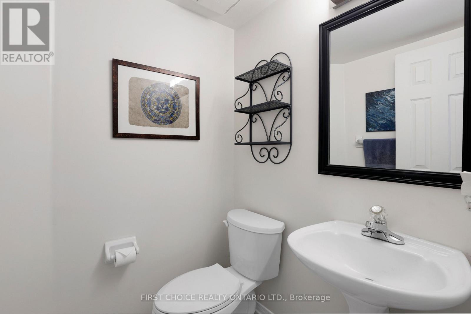 51 Central Park Drive Property Photo 6