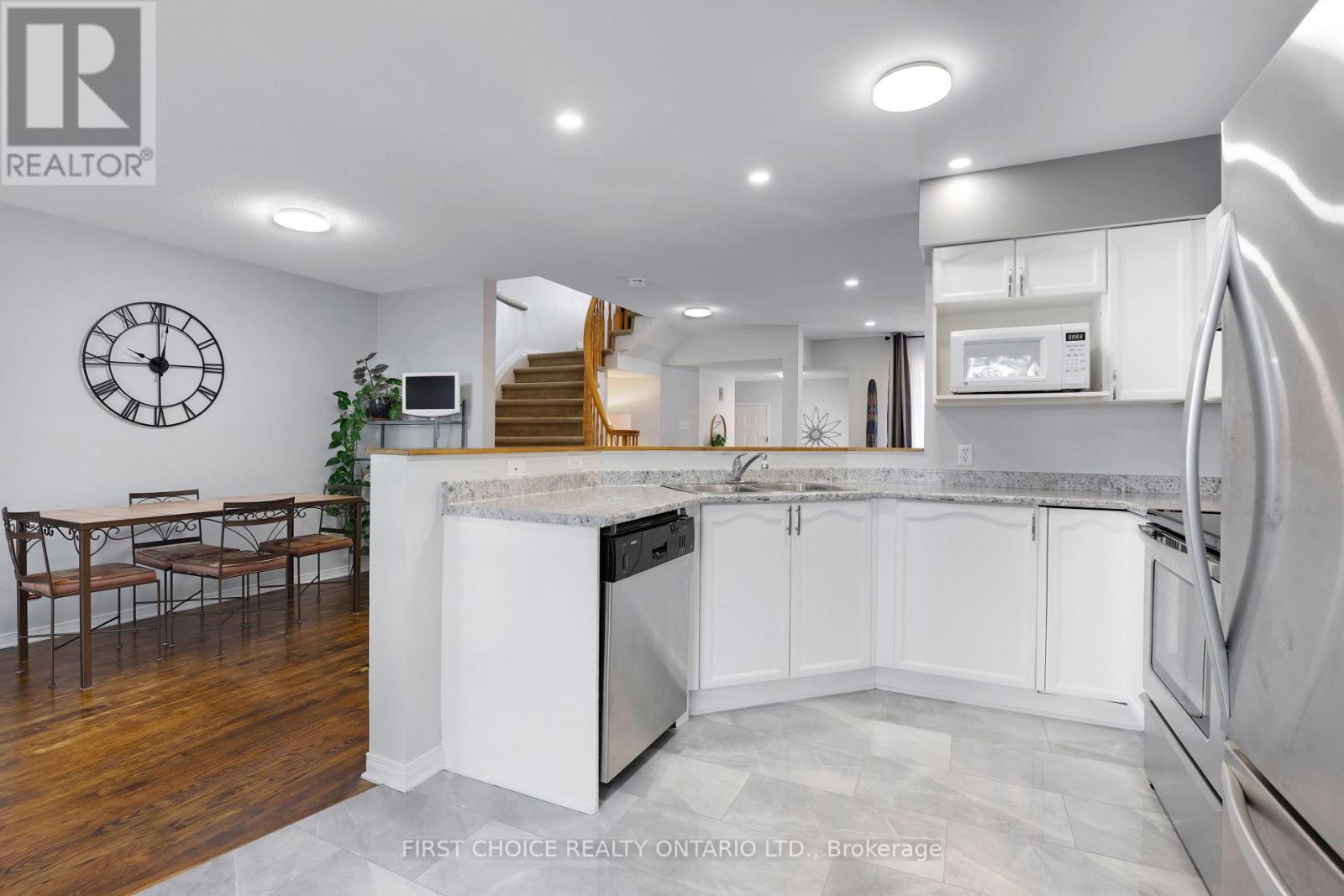 51 Central Park Drive Property Photo 17