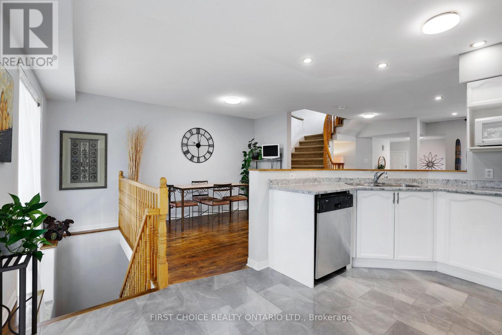 51 Central Park Drive Property Photo 20