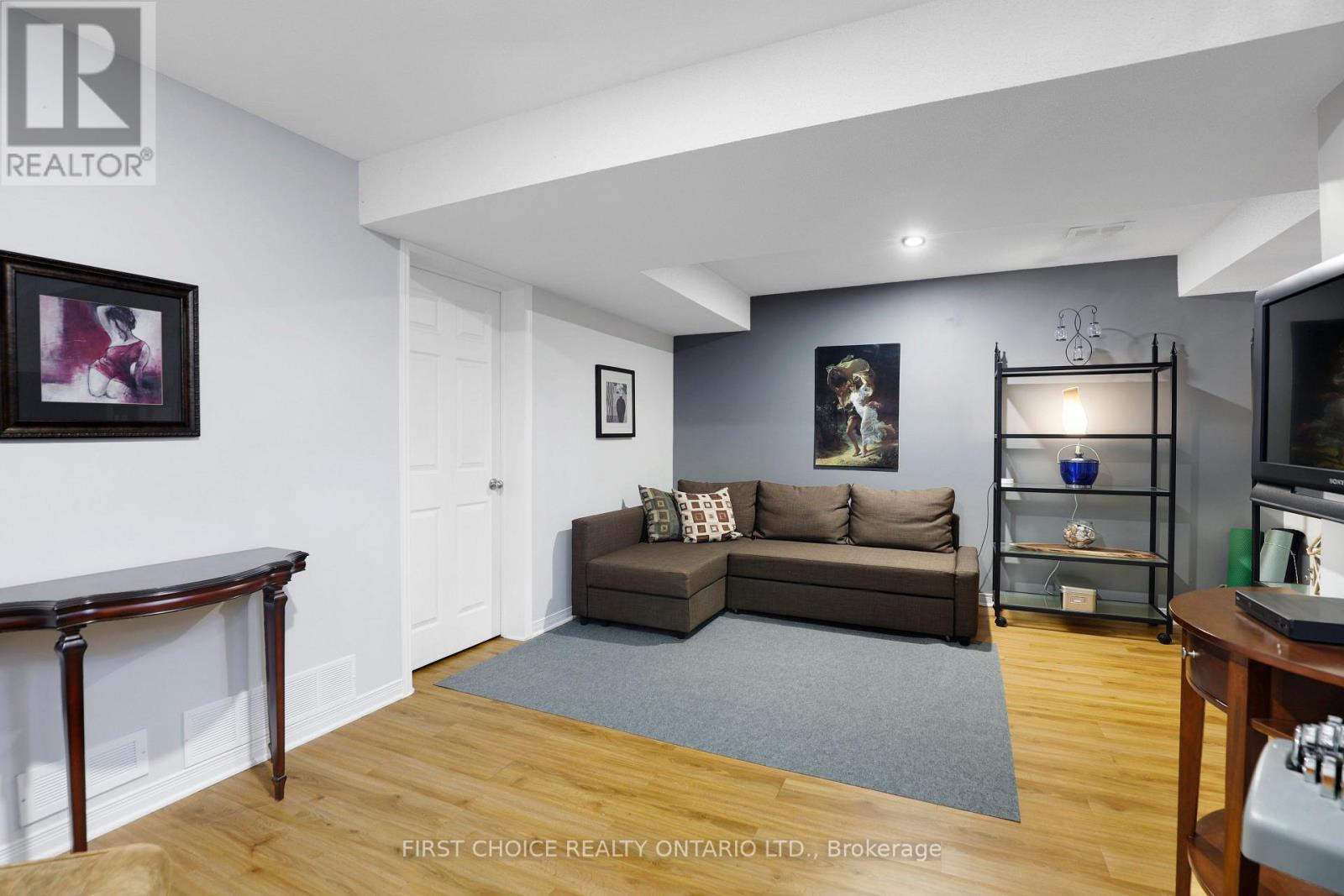 51 Central Park Drive Property Photo 29