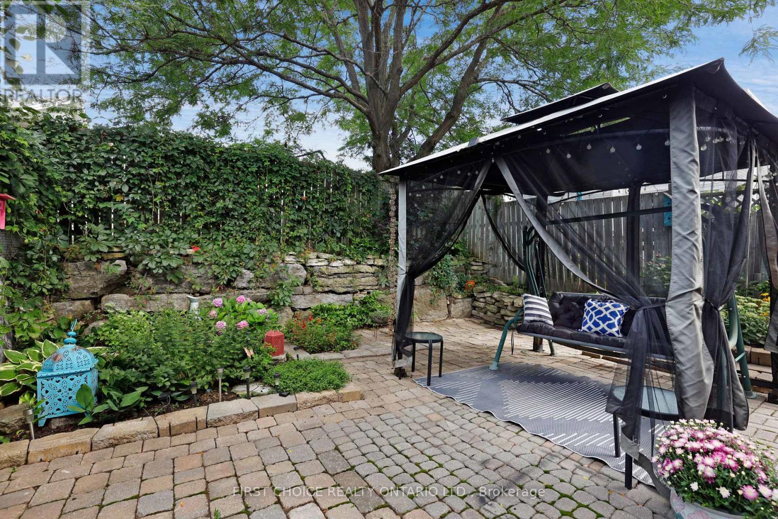 51 Central Park Drive Property Photo 33