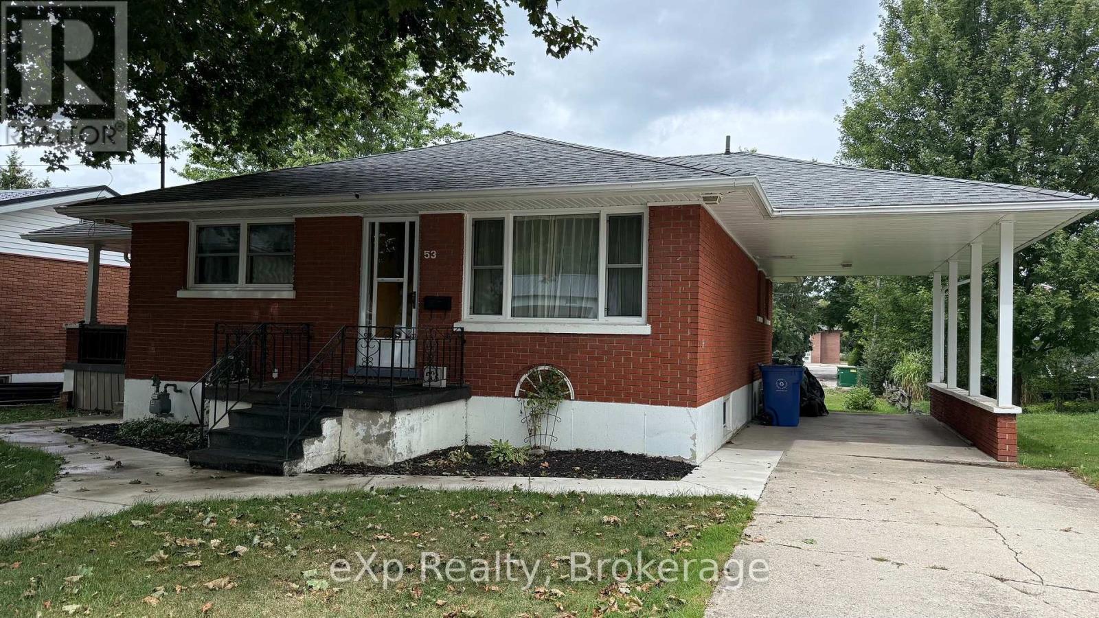 53 Maple Street Property Photo 1
