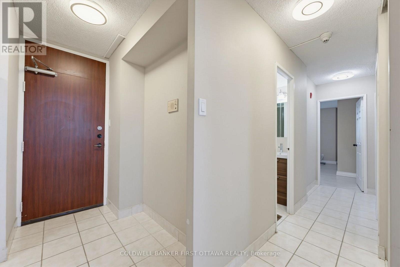 803 - 2000 Jasmine Crescent Property Photo 7