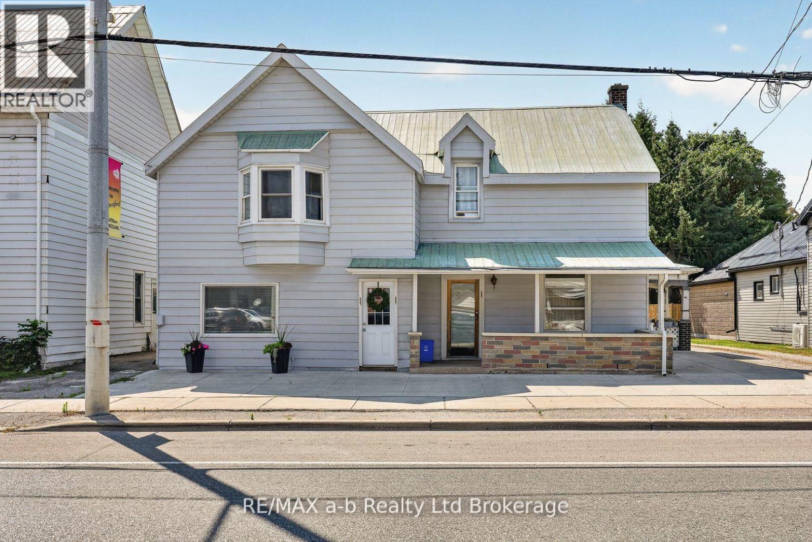 133 DUNDAS STREET W Property Photo 1