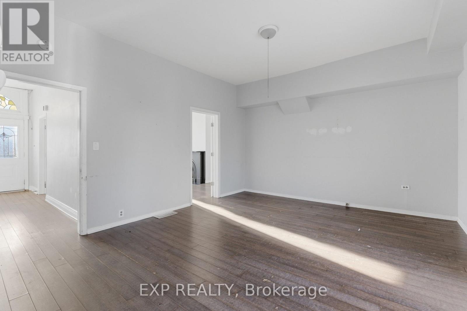 175 King Street Property Photo 11