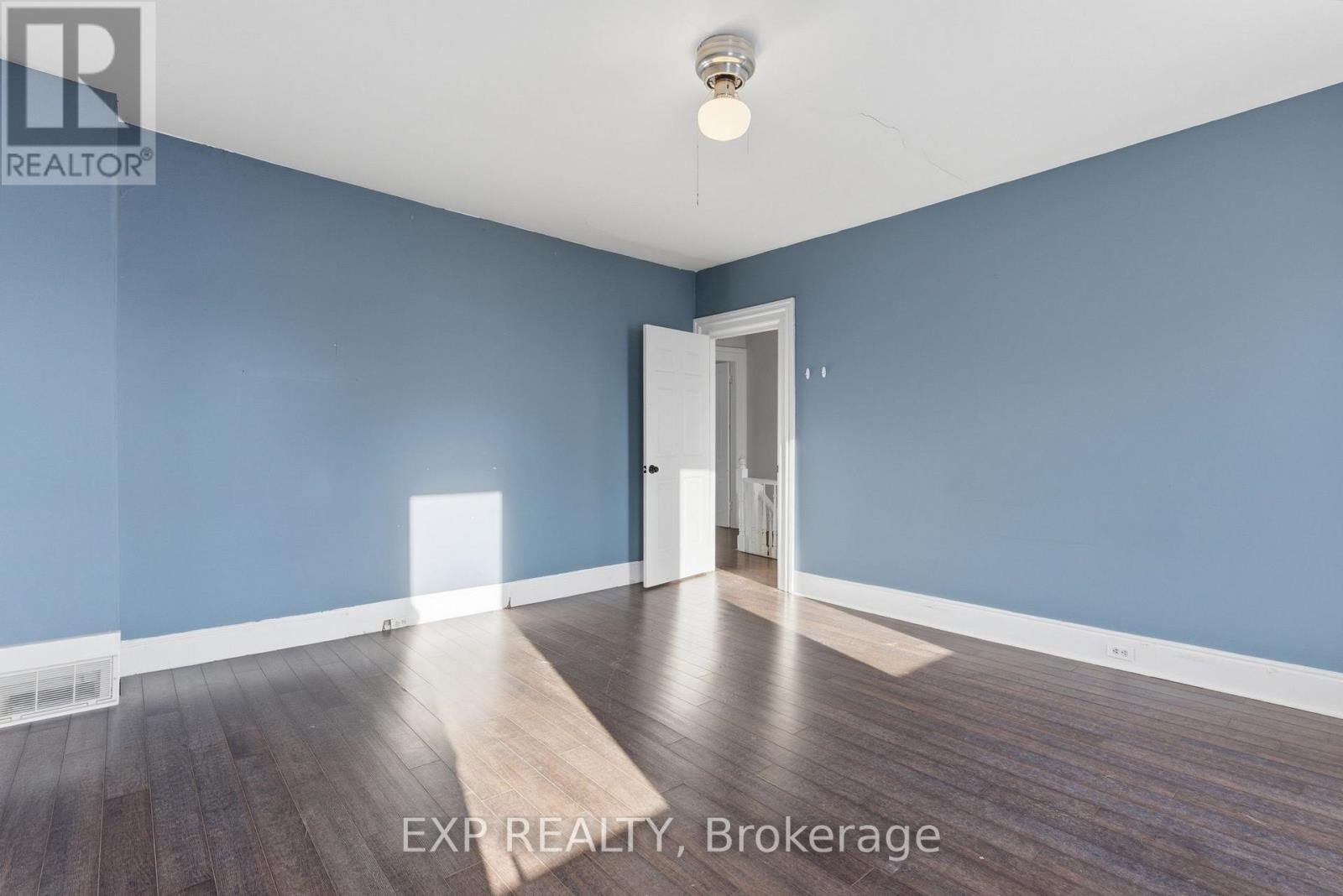 175 King Street Property Photo 23