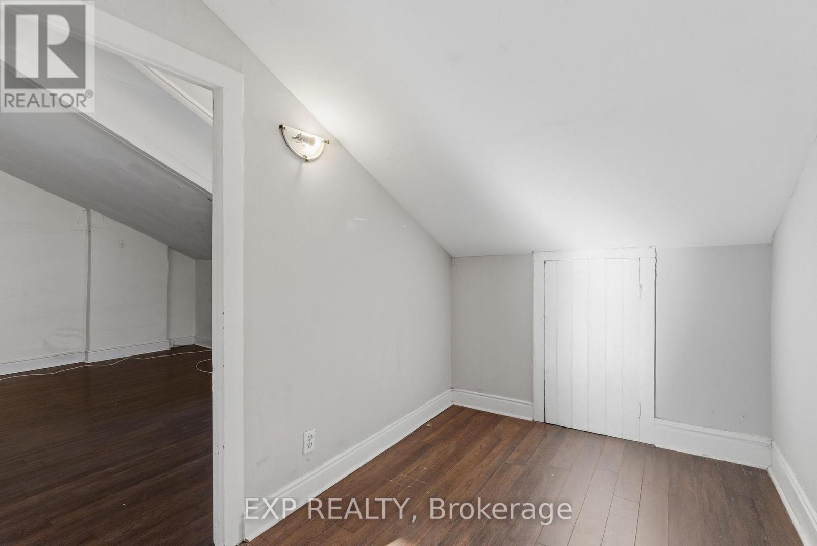 175 King Street Property Photo 33