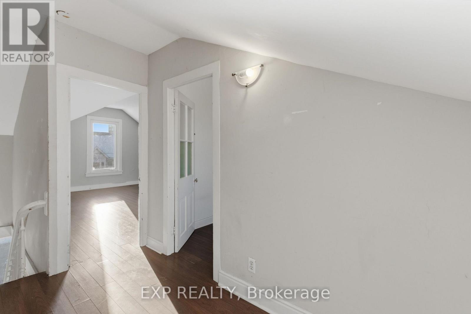 175 King Street Property Photo 34