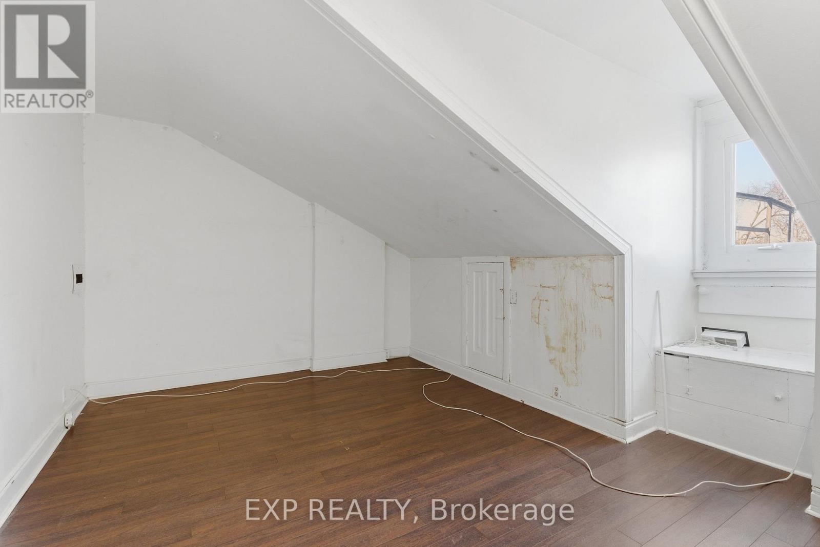 175 King Street Property Photo 35