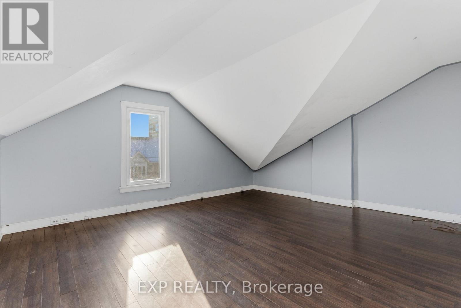 175 King Street Property Photo 38