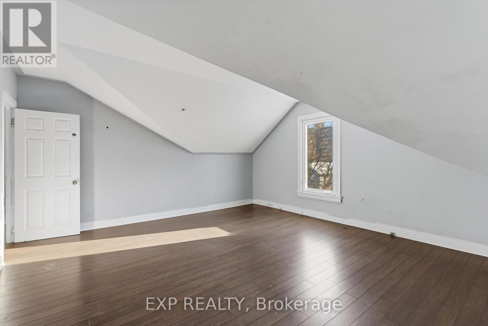 175 King Street Property Photo 40