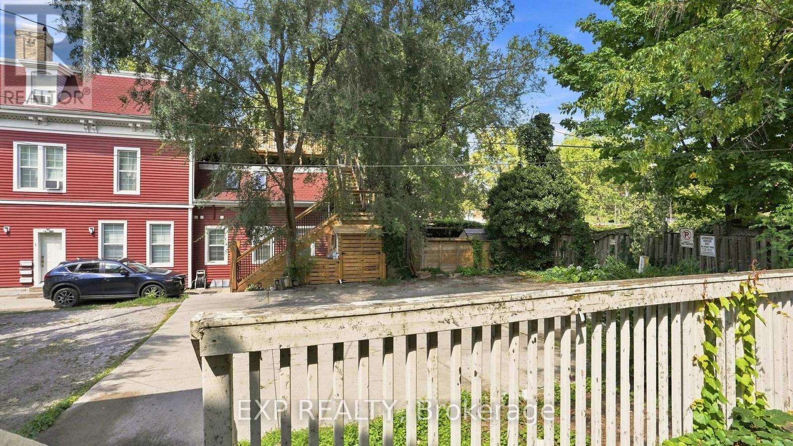 175 King Street Property Photo 44