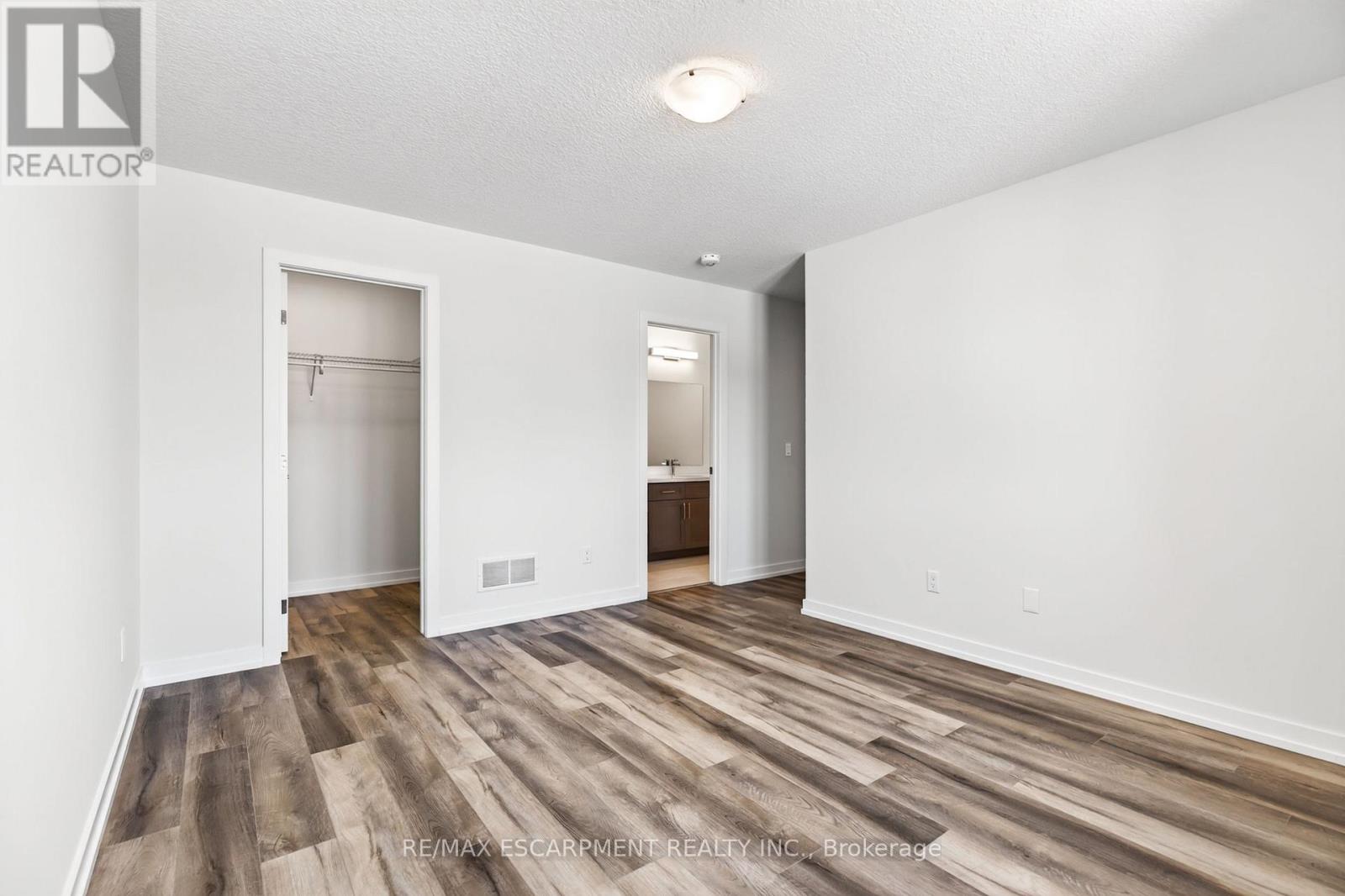 96 Valley Trail Place Property Photo 24