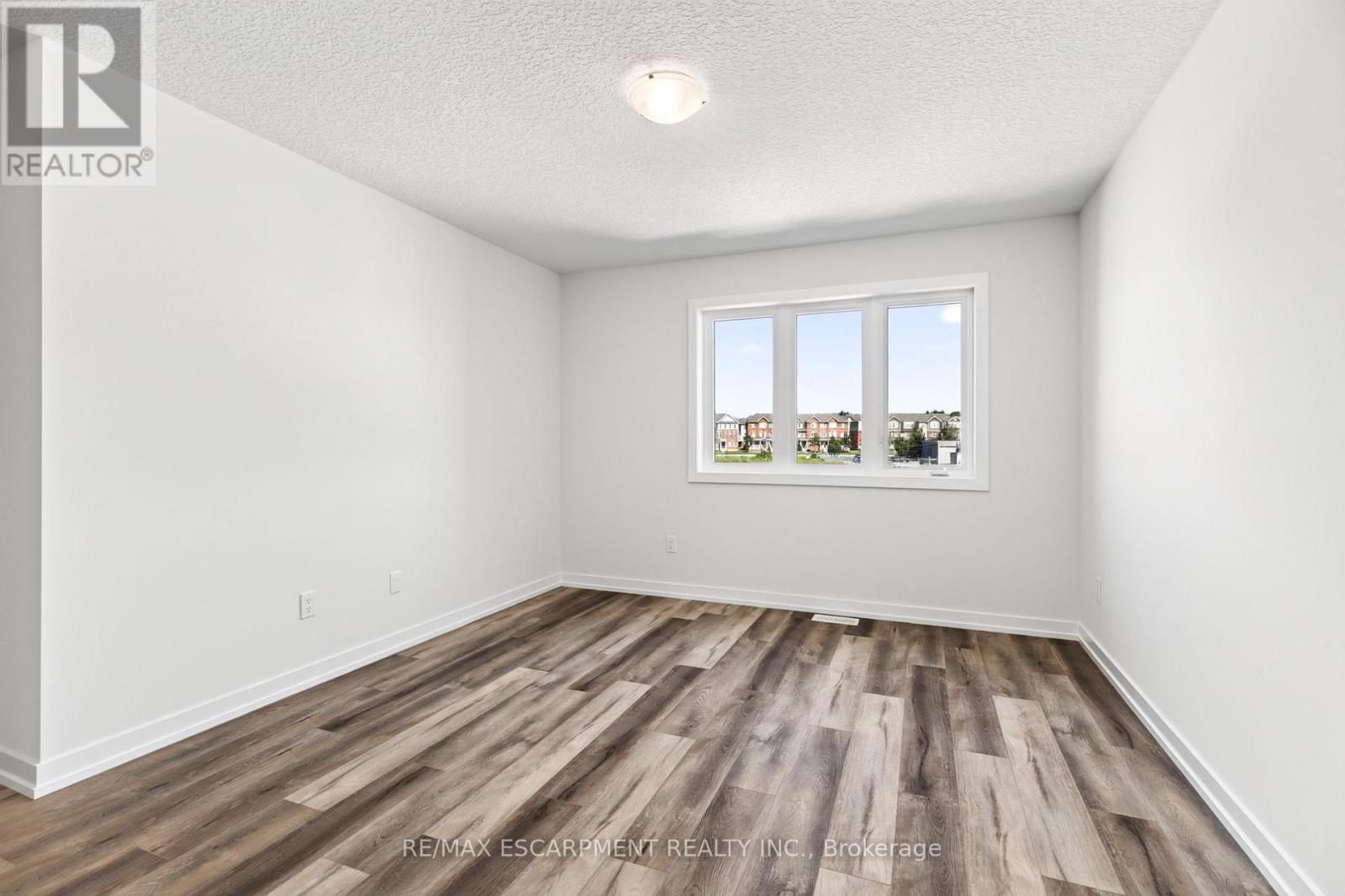 96 Valley Trail Place Property Photo 25