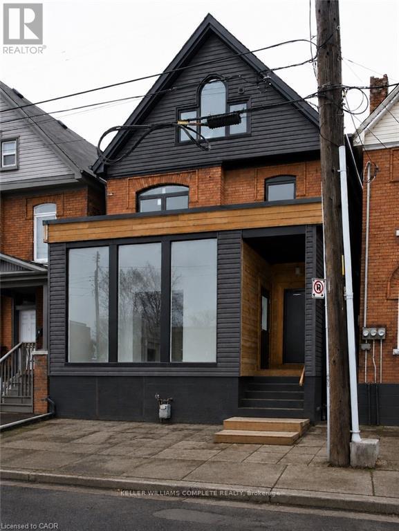 76 Wentworth Street S Property Photo 2