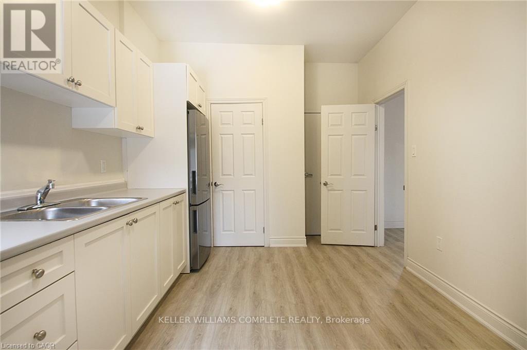 76 Wentworth Street S Property Photo 13