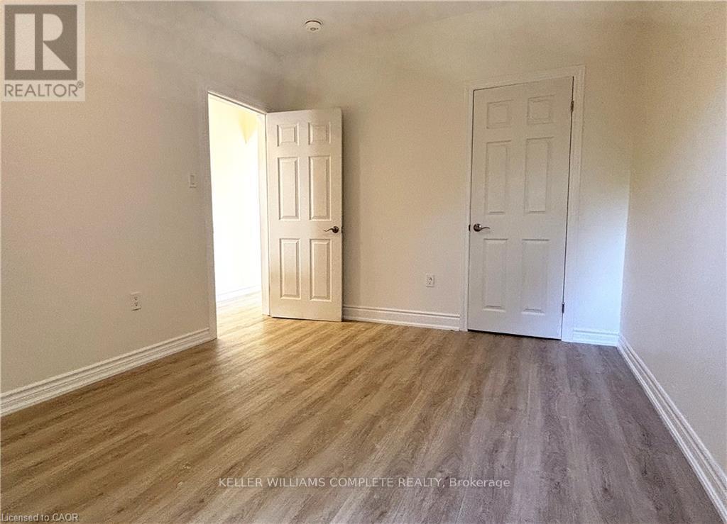 76 Wentworth Street S Property Photo 24