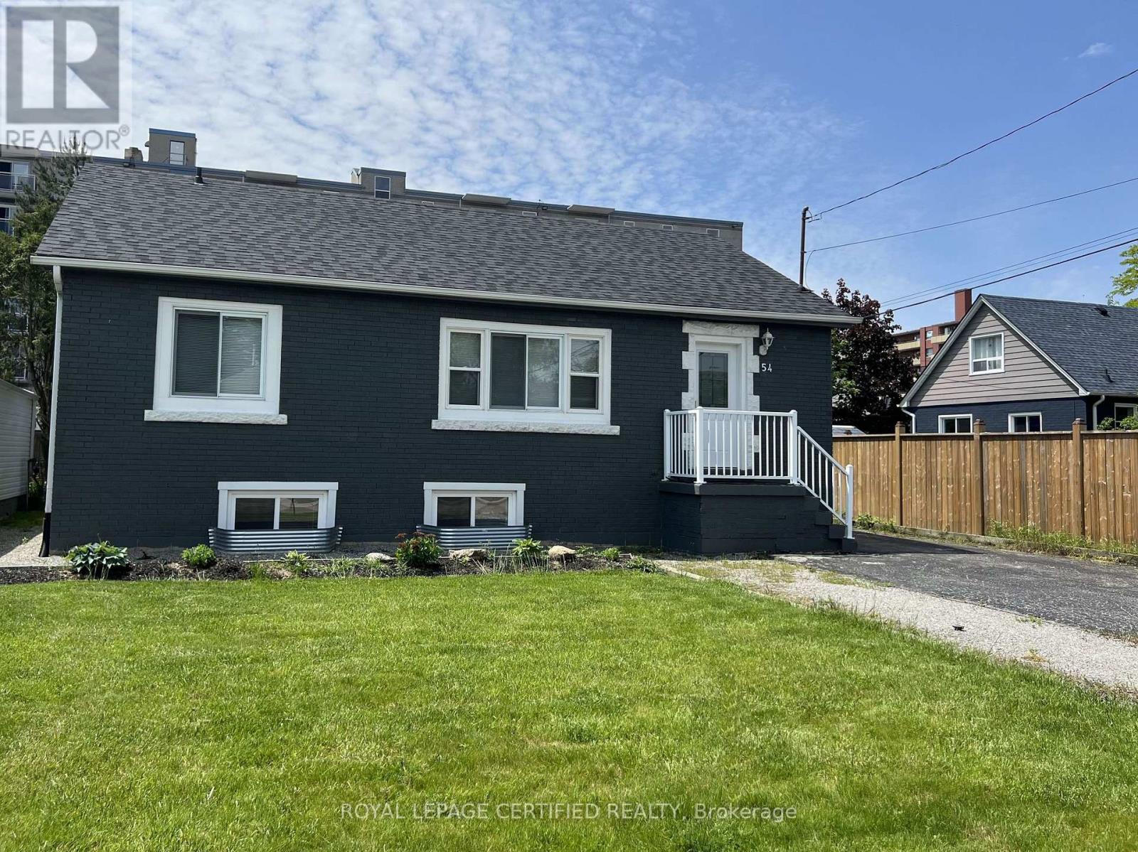 54 Duncombe Drive Property Photo 1