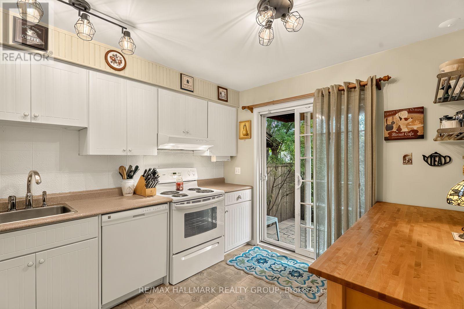 2 - 1898 Russell Road Property Photo 26